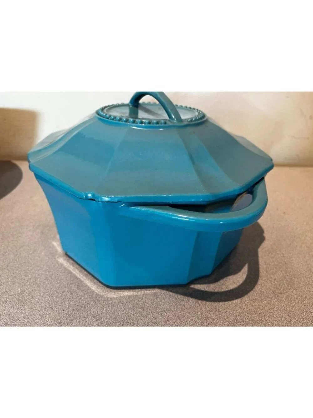Issac Mizrahi Designer Blue Enamel Cast Iron 6 Quart Dutch Oven Lidded Pot
